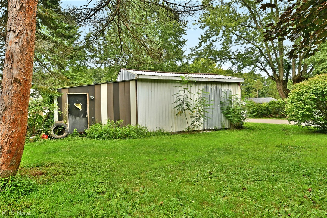 919 Owsley Street Masury OH 44438