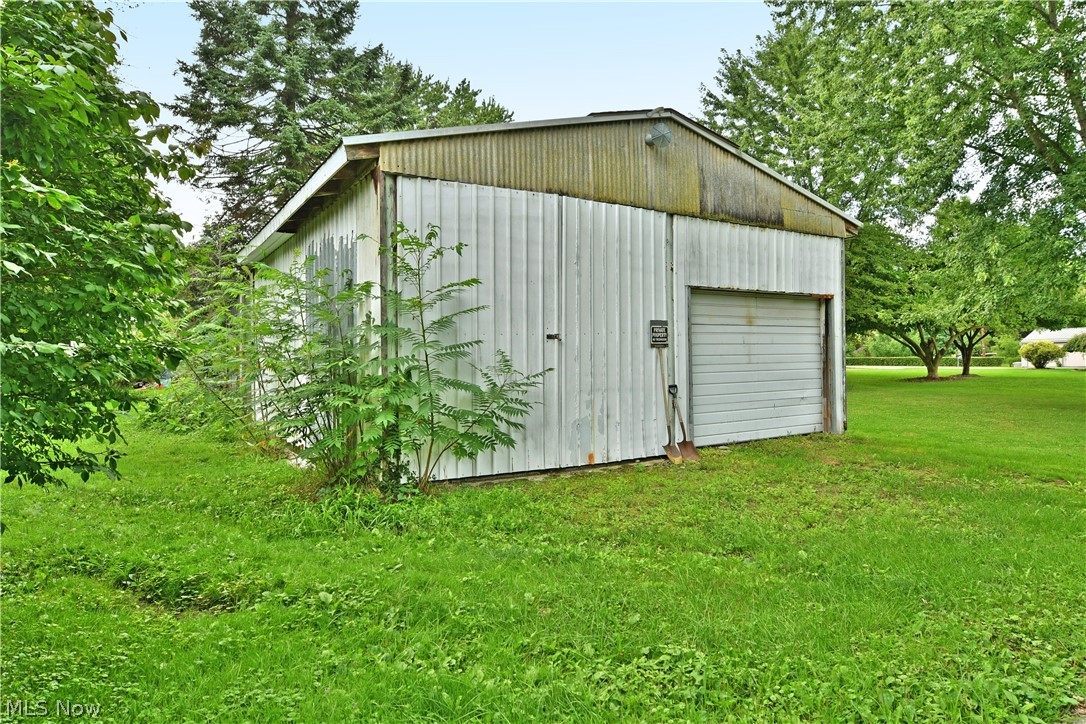 919 Owsley Street Masury OH 44438