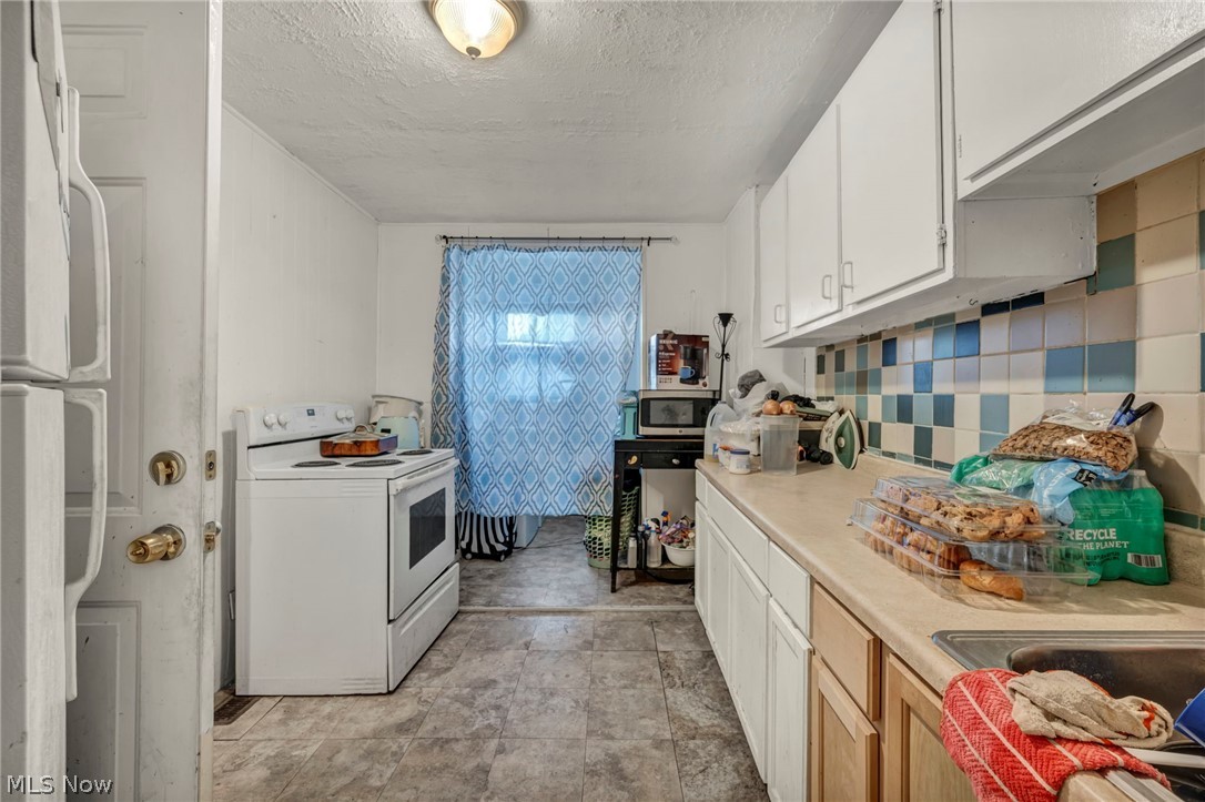 2127 W 100th Street Cleveland OH 44102