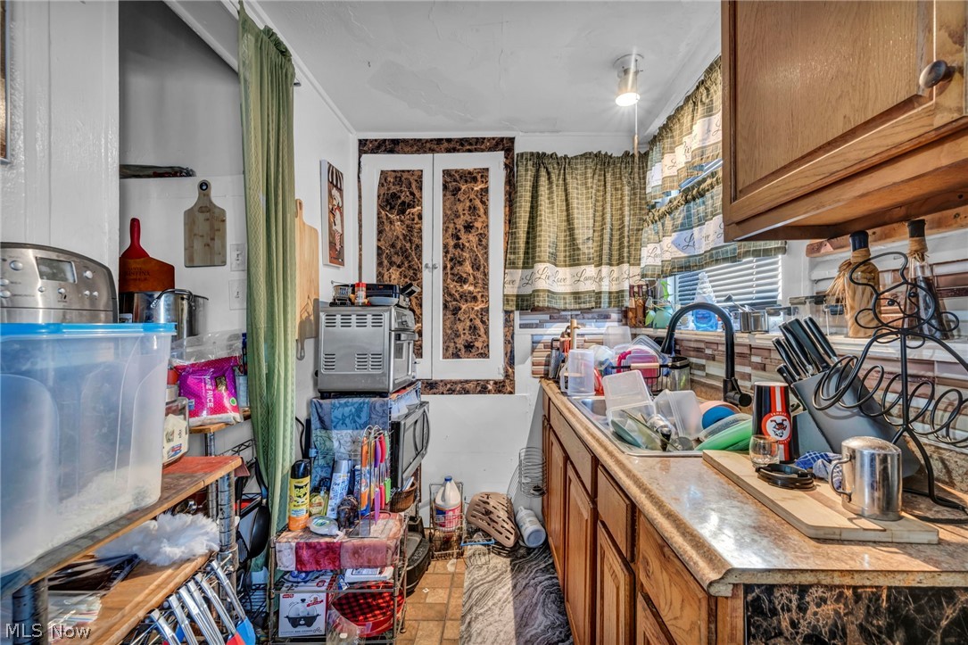 2127 W 100th Street Cleveland OH 44102