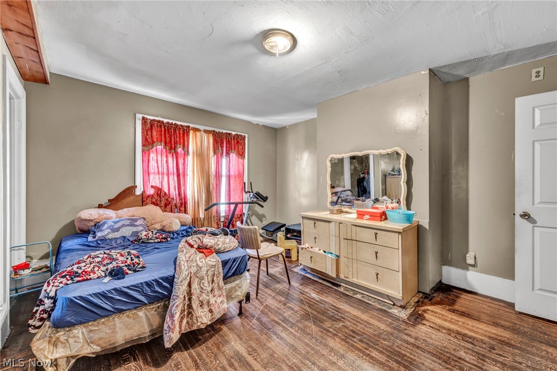 2127 W 100th Street Cleveland OH 44102