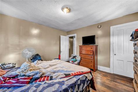 2127 W 100th Street Cleveland OH 44102