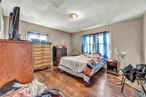 2127 W 100th Street Cleveland OH 44102