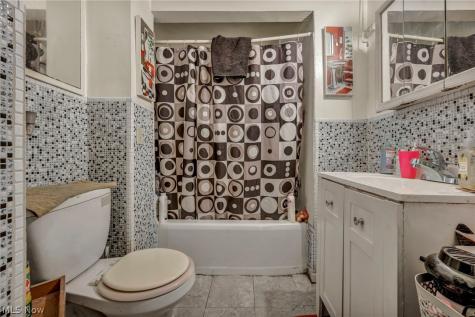 2127 W 100th Street Cleveland OH 44102