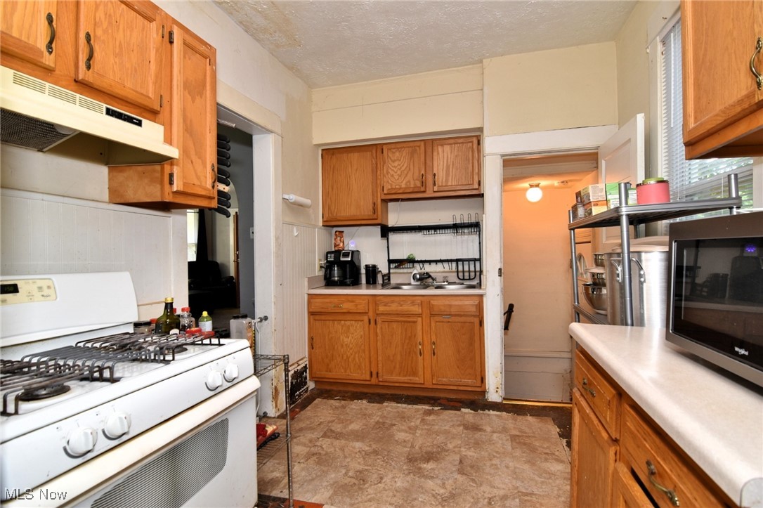 106 Logan Street Bedford OH 44146