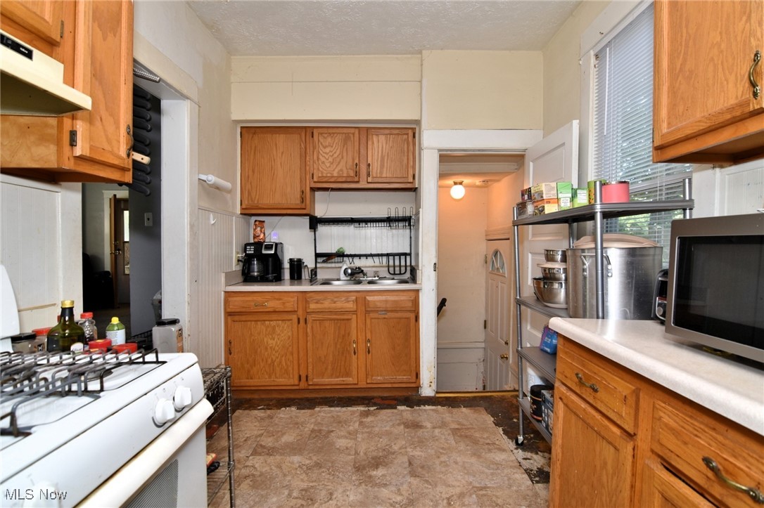 106 Logan Street Bedford OH 44146