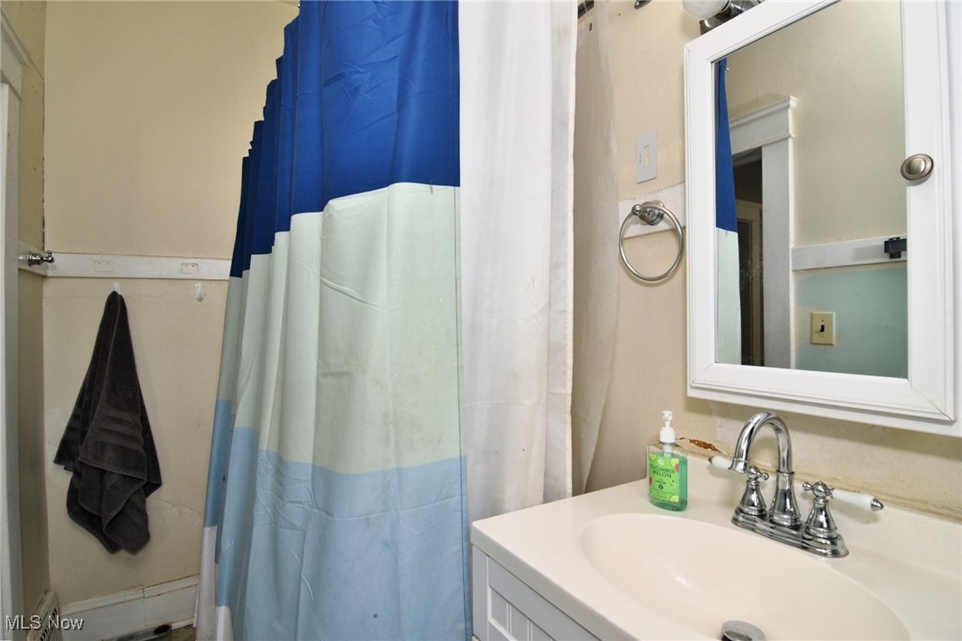 106 Logan Street Bedford OH 44146