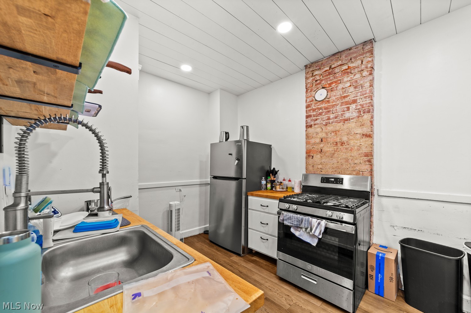 1510 E 115th Street Cleveland OH 44106