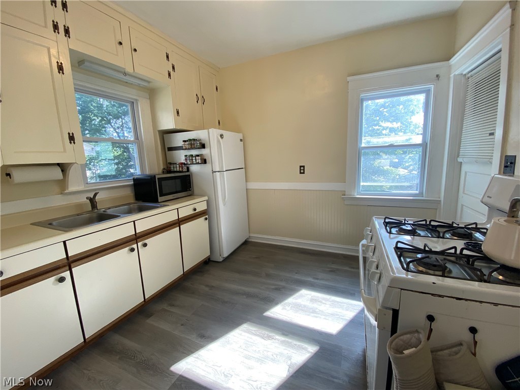 1575 Orchard Grove Avenue Lakewood OH 44107