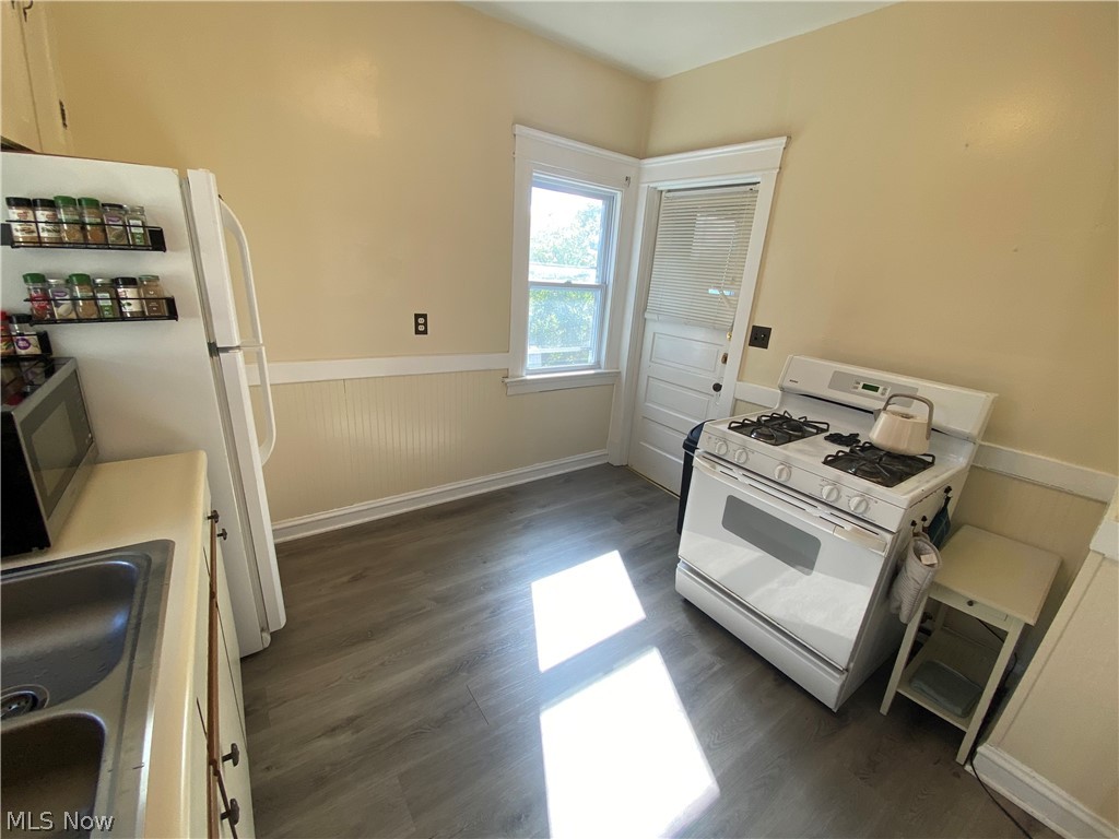 1575 Orchard Grove Avenue Lakewood OH 44107