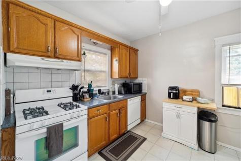 1575 Orchard Grove Avenue Lakewood OH 44107