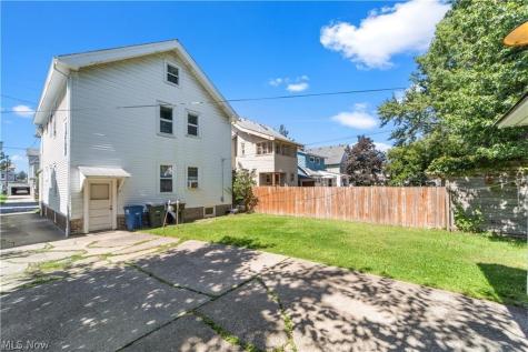 1575 Orchard Grove Avenue Lakewood OH 44107