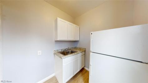 3332 Walton Avenue Cleveland OH 44113