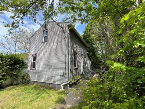 3332 Walton Avenue Cleveland OH 44113