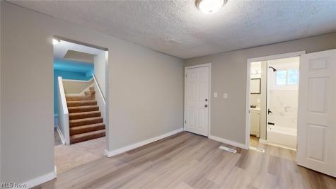 3332 Walton Avenue Cleveland OH 44113