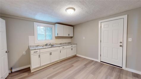 3332 Walton Avenue Cleveland OH 44113