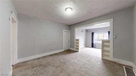 3332 Walton Avenue Cleveland OH 44113