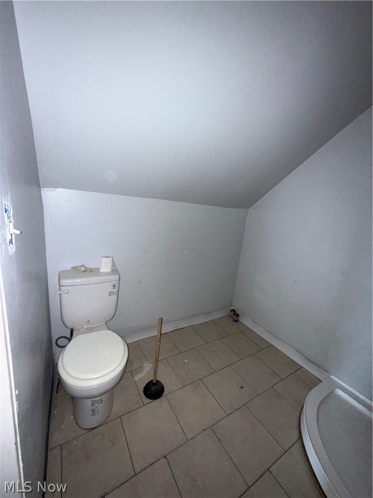 1426 E 175 Road Cleveland OH 44110