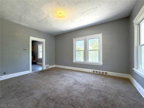 10514 Lamontier Avenue Cleveland OH 44104