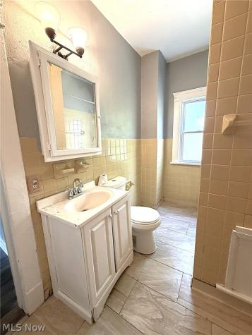 10514 Lamontier Avenue Cleveland OH 44104
