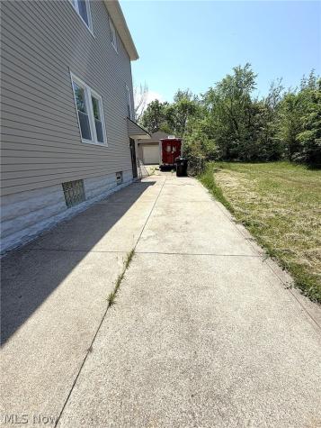 10514 Lamontier Avenue Cleveland OH 44104