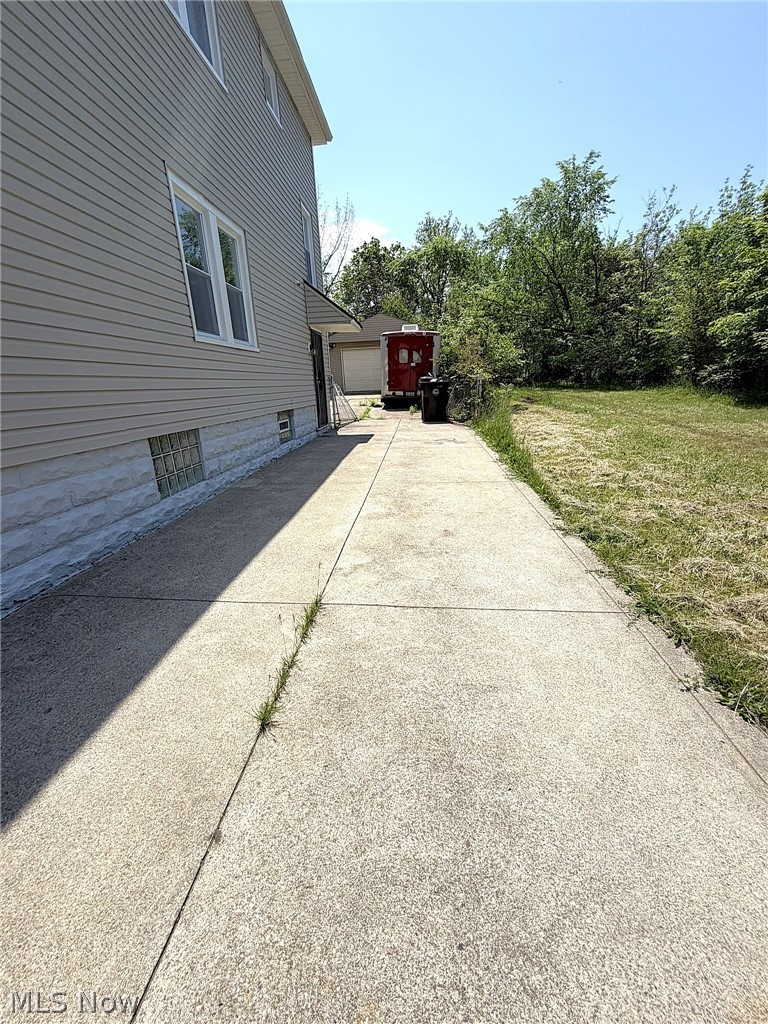 10514 Lamontier Avenue Cleveland OH 44104