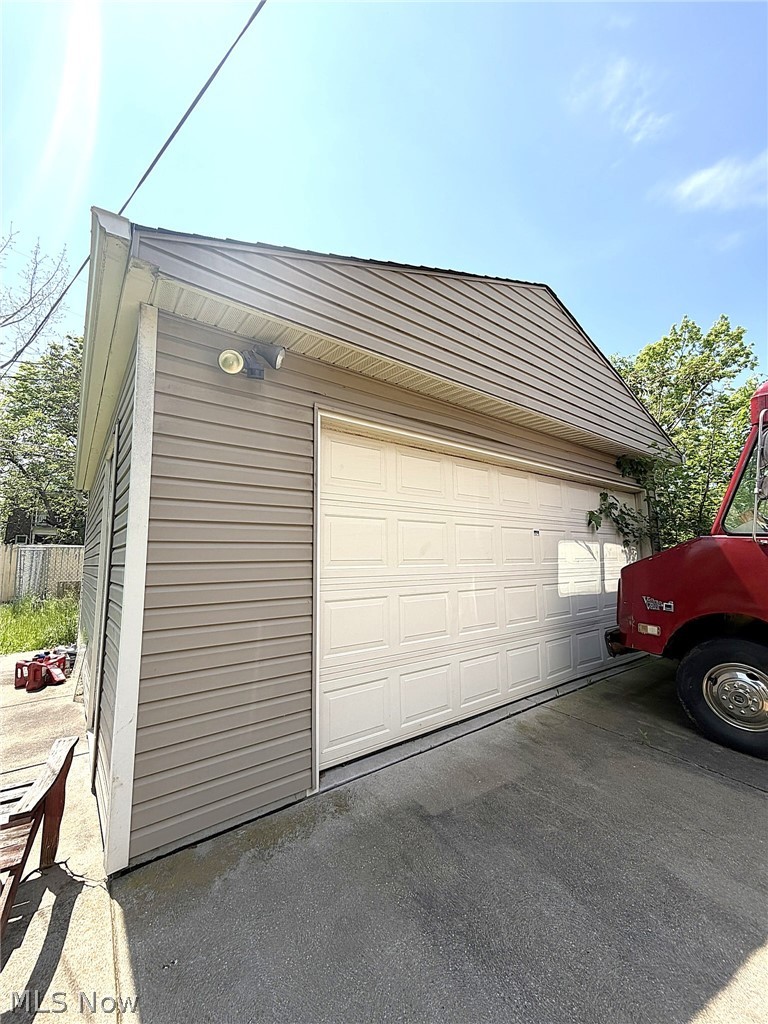 10514 Lamontier Avenue Cleveland OH 44104