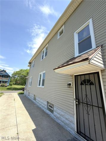10514 Lamontier Avenue Cleveland OH 44104