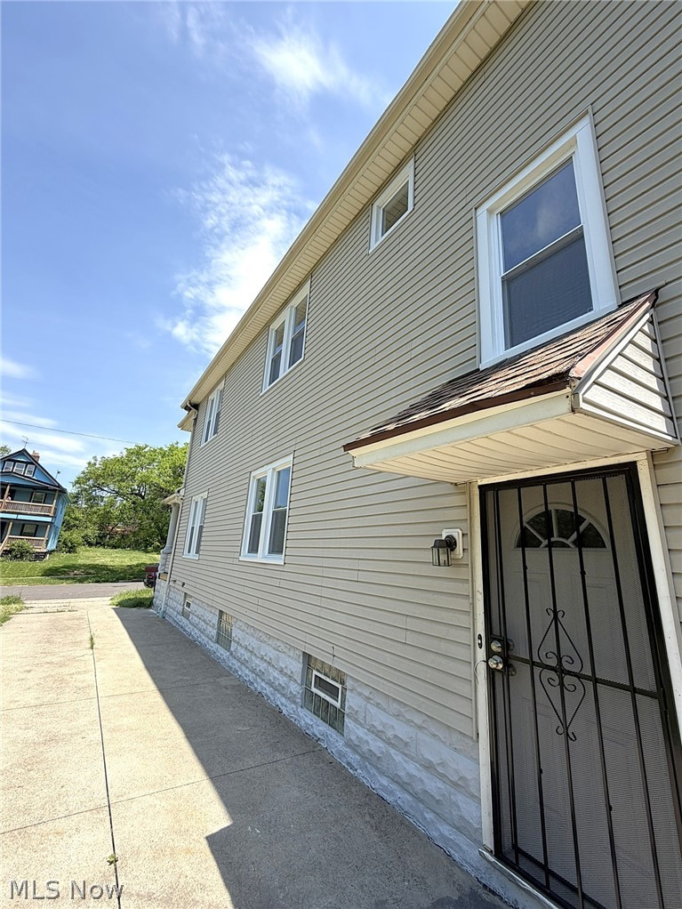 10514 Lamontier Avenue Cleveland OH 44104