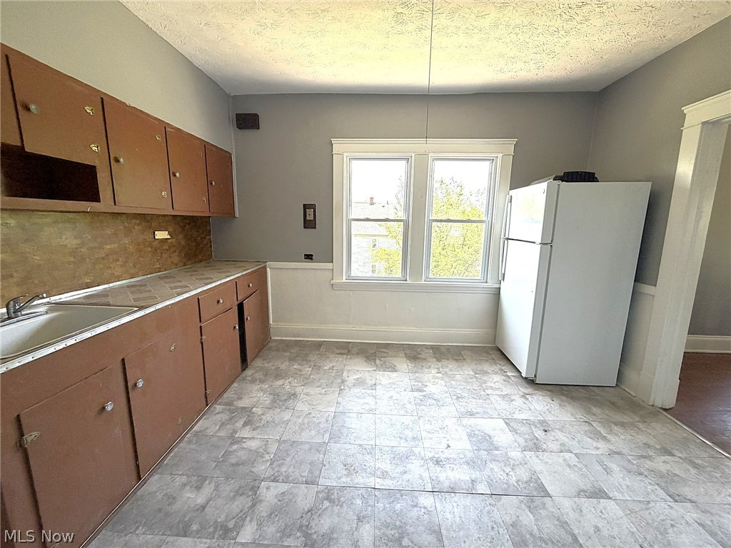 10514 Lamontier Avenue Cleveland OH 44104