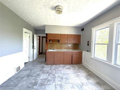 10514 Lamontier Avenue Cleveland OH 44104