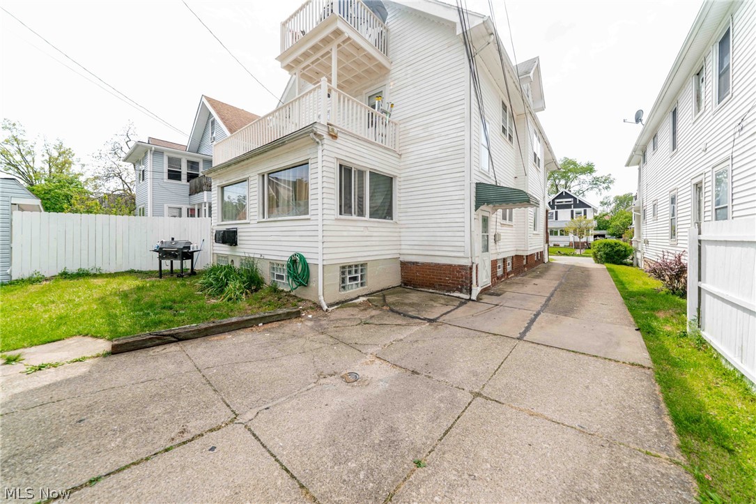 1267-1269 Jackson Avenue Lakewood OH 44107