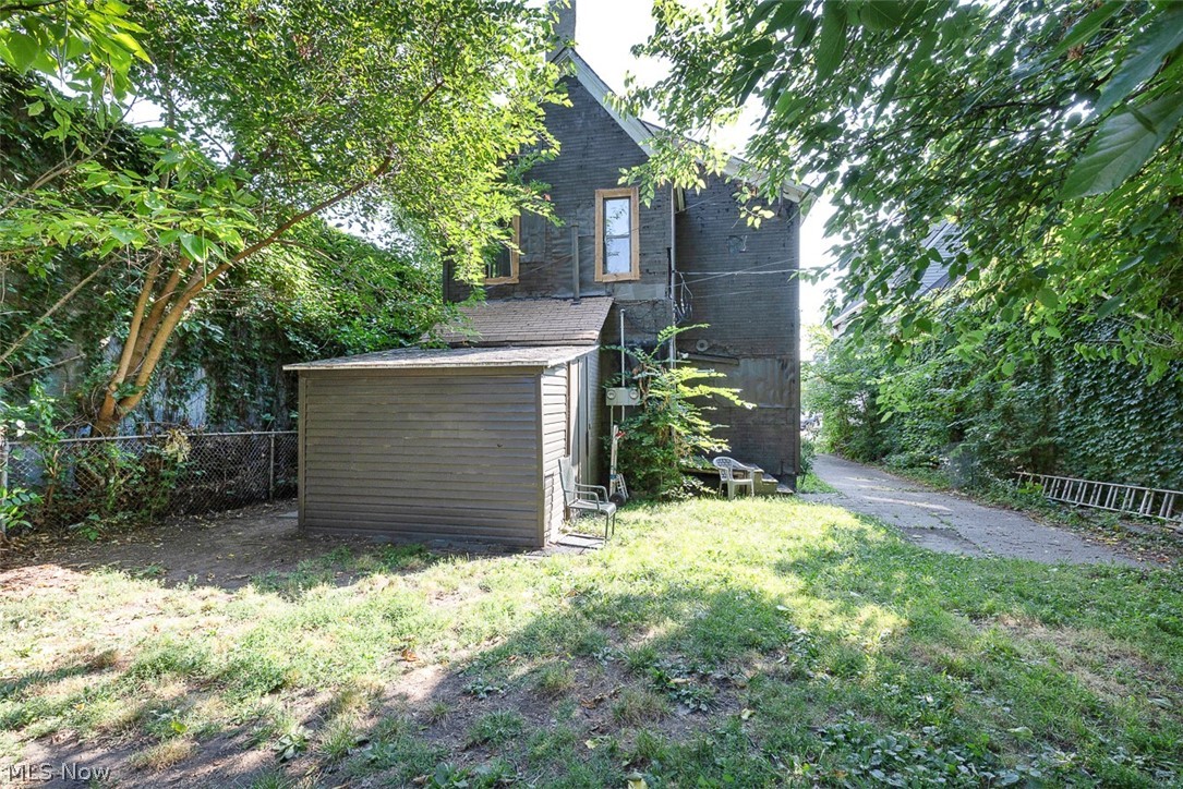 1522 E 47th Street Cleveland OH 44103