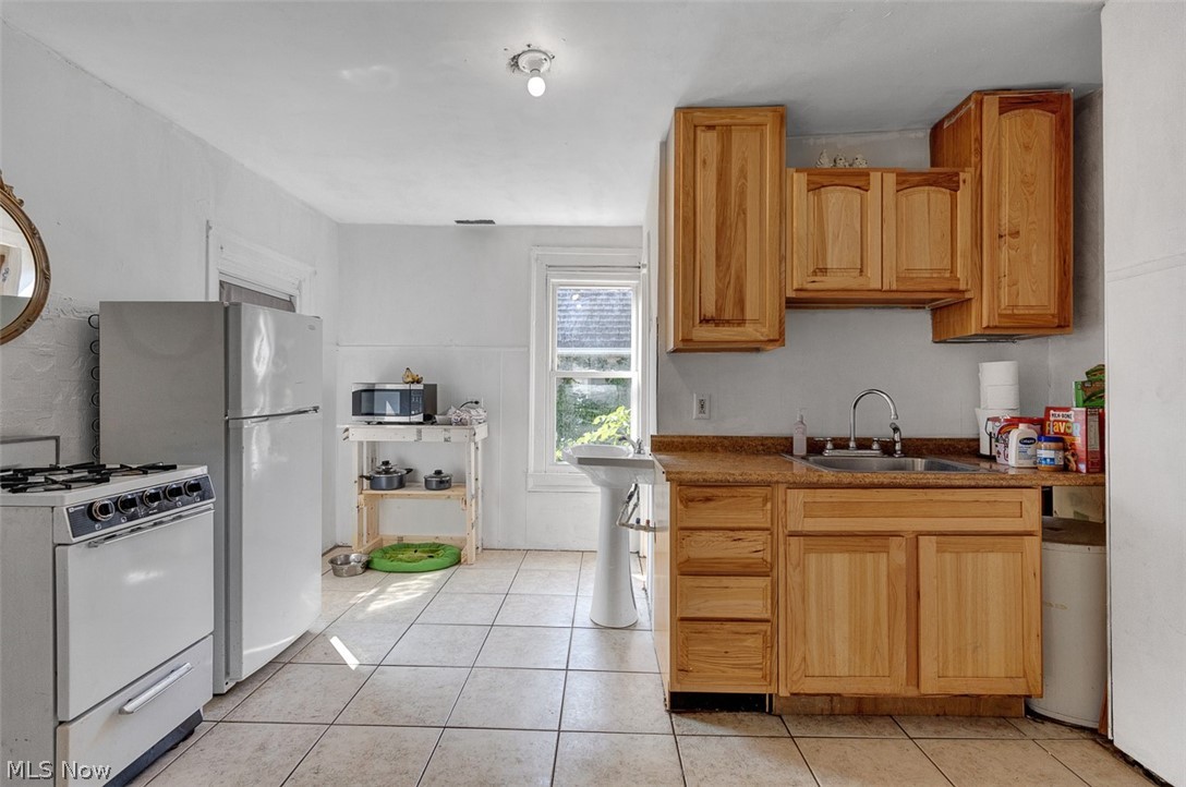 1522 E 47th Street Cleveland OH 44103