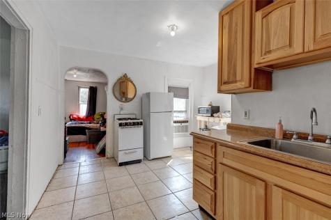 1522 E 47th Street Cleveland OH 44103