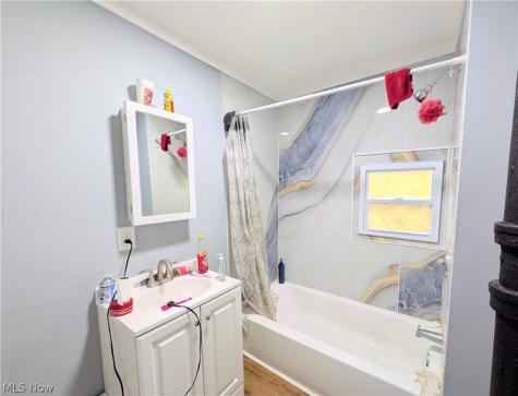 2217 W 104th Street Cleveland OH 44102