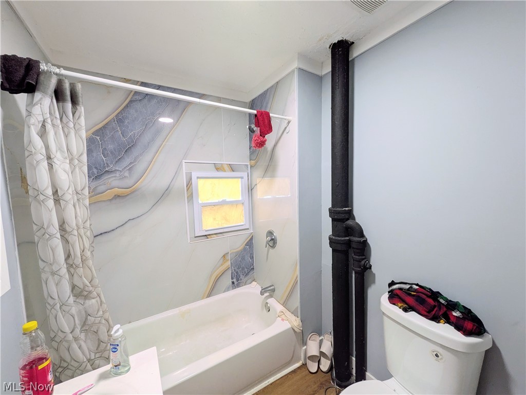 2217 W 104th Street Cleveland OH 44102
