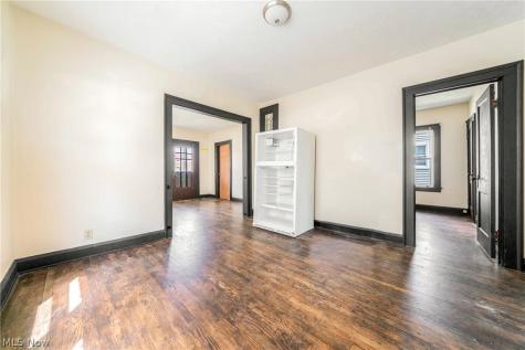 1318 Middle Avenue Elyria OH 44035