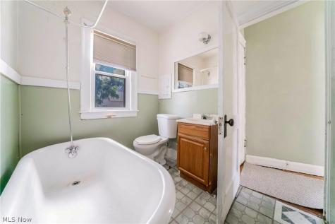 1318 Middle Avenue Elyria OH 44035
