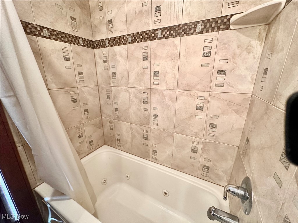 8026 Elm Street Garrettsville OH 44231