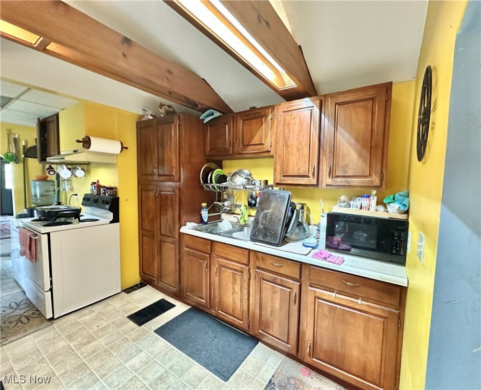 8026 Elm Street Garrettsville OH 44231