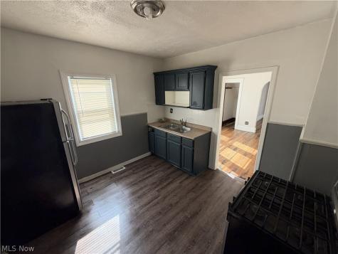 2231 W 104th Street Cleveland OH 44102