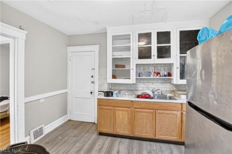 3372 Bosworth Road Cleveland OH 44111