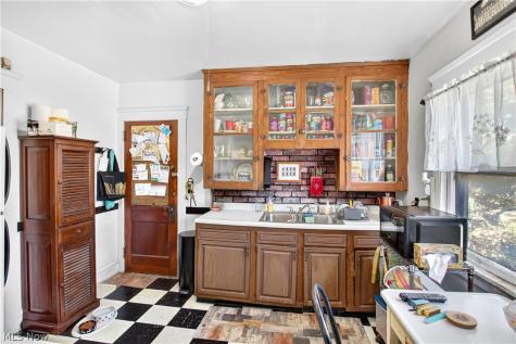 3372 Bosworth Road Cleveland OH 44111