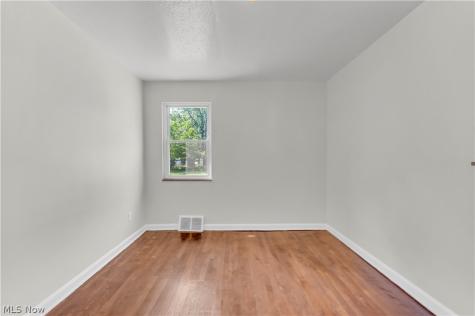 21300 Crystal Avenue Euclid OH 44123