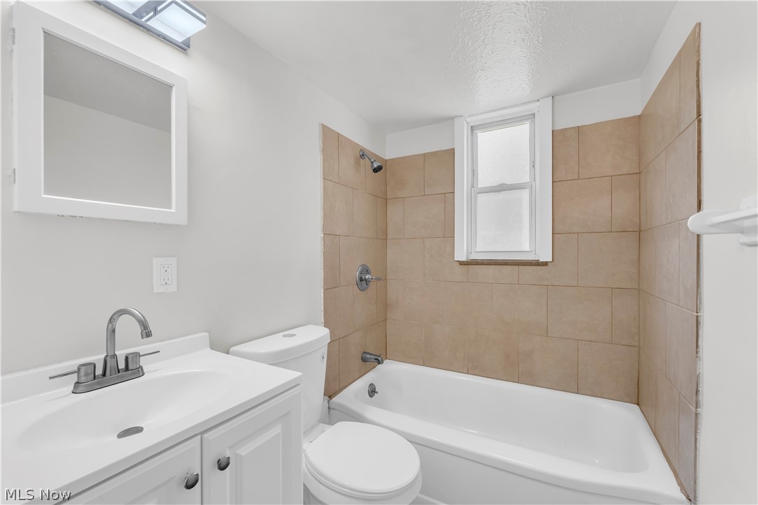21300 Crystal Avenue Euclid OH 44123