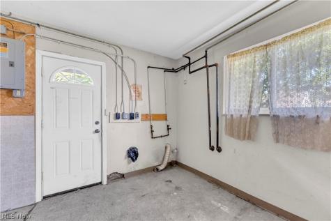 21300 Crystal Avenue Euclid OH 44123