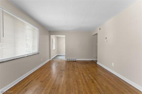 21300 Crystal Avenue Euclid OH 44123