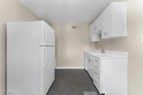 21300 Crystal Avenue Euclid OH 44123