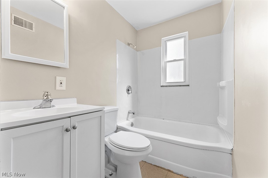 21300 Crystal Avenue Euclid OH 44123